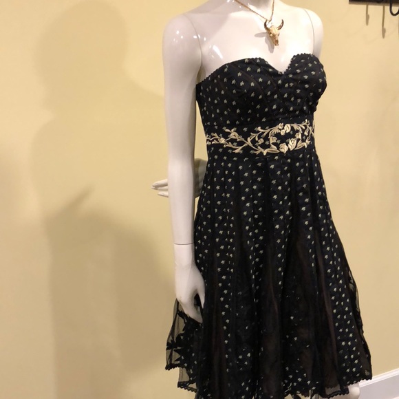 EUC Anthropology Lithe Strapless Dress - Sz 4 - Picture 3 of 8